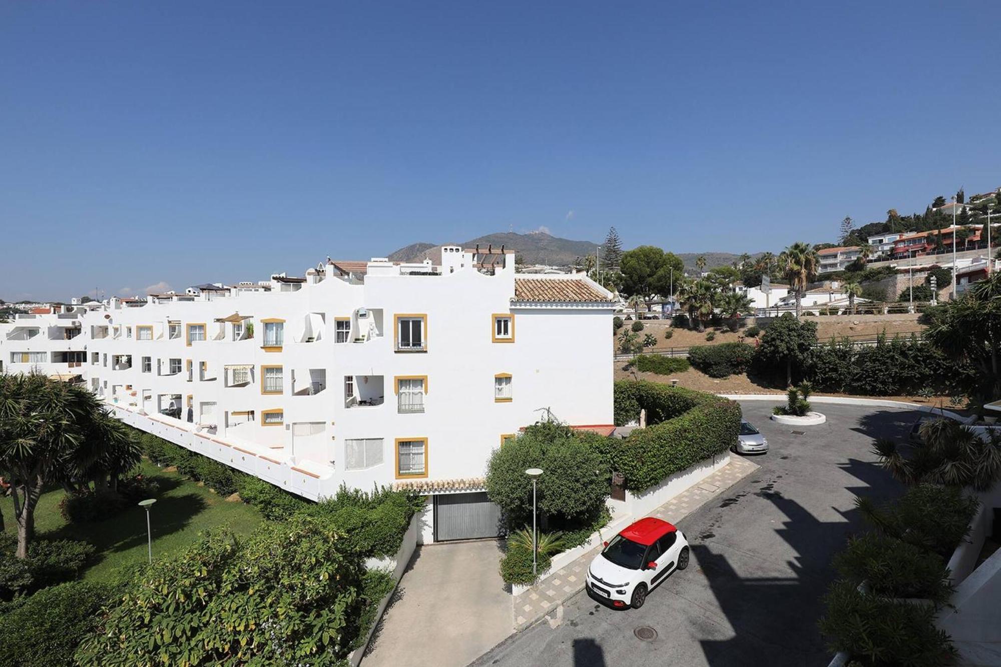 082 - Stunning Sea Views Beachfront Apartment Benalmádena Zewnętrze zdjęcie