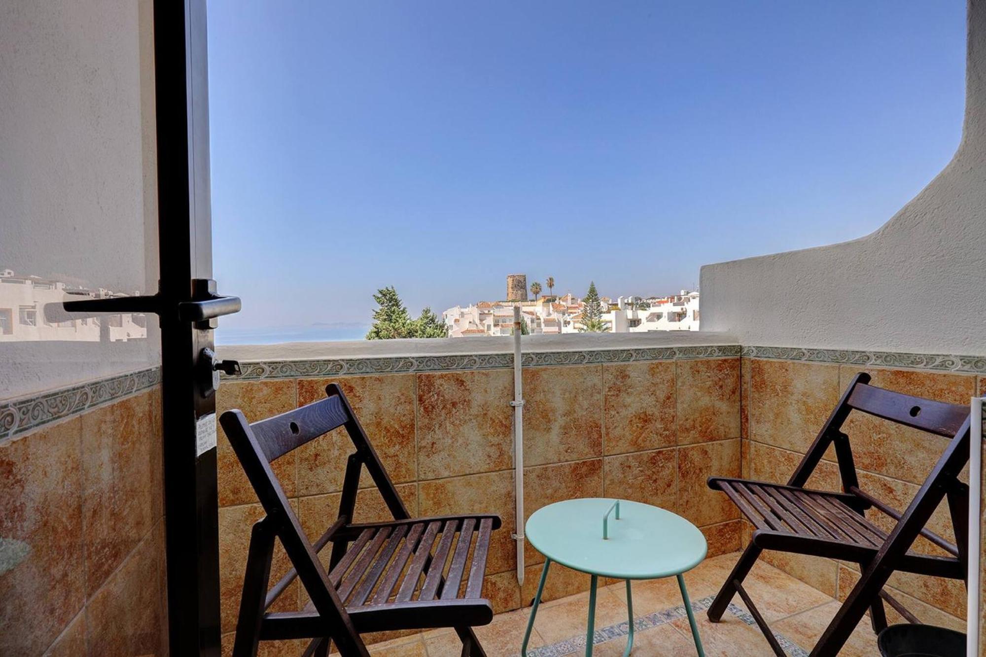 082 - Stunning Sea Views Beachfront Apartment Benalmádena Zewnętrze zdjęcie